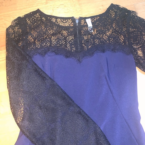 Navy blue dress with Lace sleeves - Picture 7 of 7